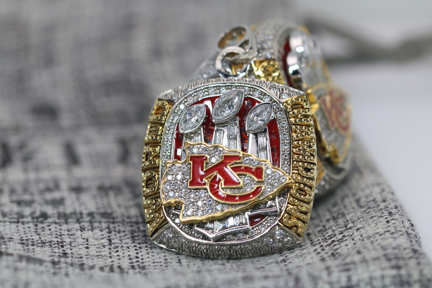 Kansas City Chiefs Super Bowl Ring and Pendant Necklace Replica Set (2023) - Premium Series