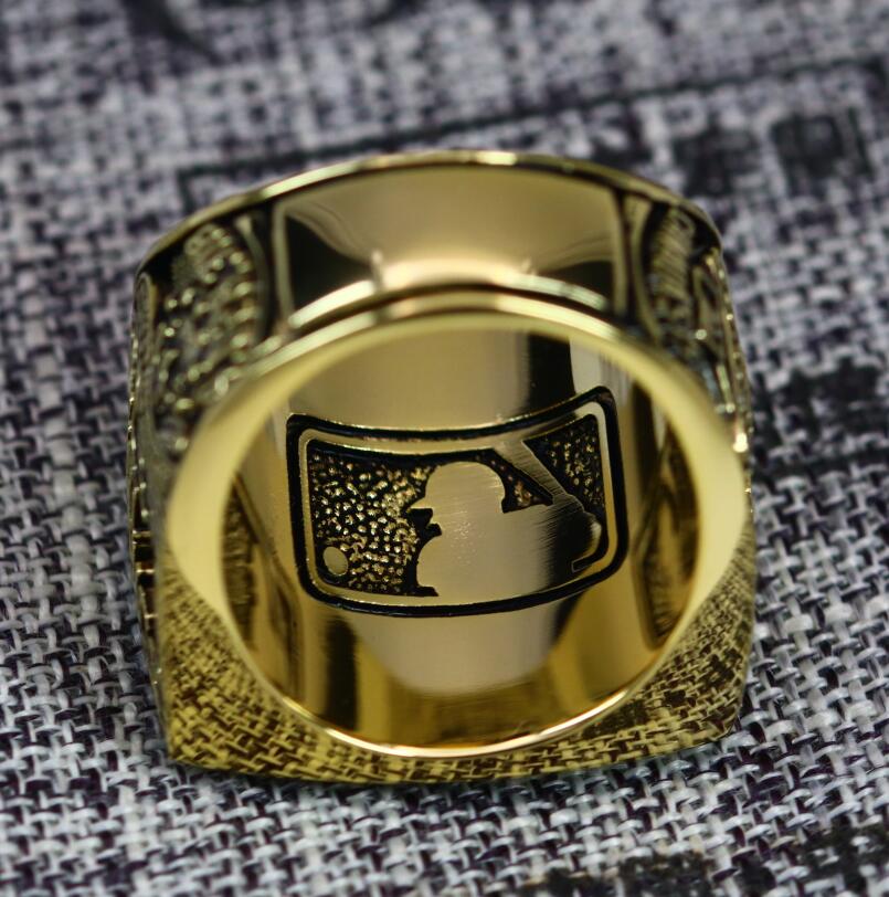 Toronto Blue Jays World Series Ring (1992) - Premium Series - Rings For Champs, NFL rings, MLB rings, NBA rings, NHL rings, NCAA rings, Super bowl ring, Superbowl ring, Super bowl rings, Superbowl rings, Dallas Cowboys