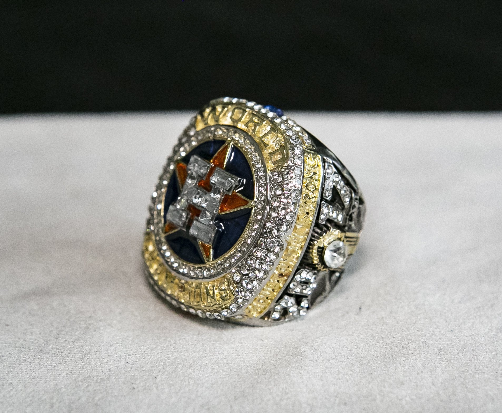 Houston Astros World Series Ring (2017) - Rings For Champs, NFL rings, MLB rings, NBA rings, NHL rings, NCAA rings, Super bowl ring, Superbowl ring, Super bowl rings, Superbowl rings, Dallas Cowboys