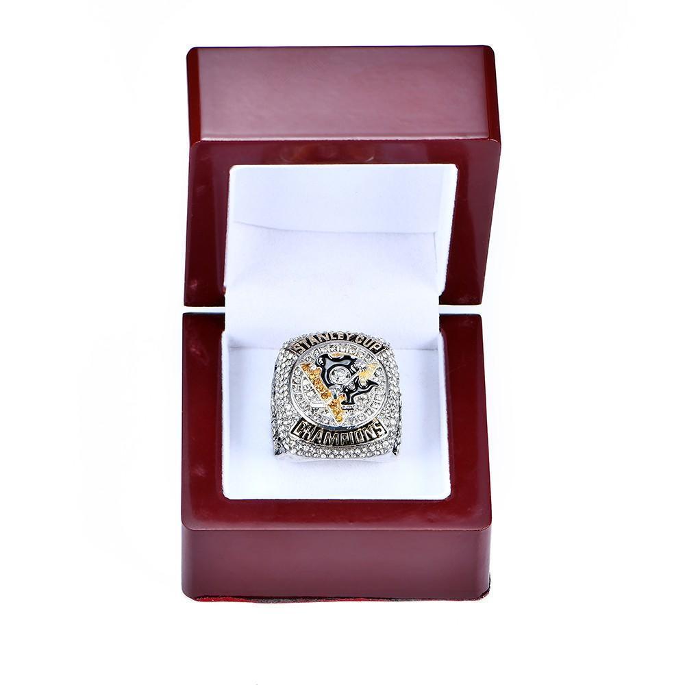 Penguins get intricate 2009 Stanley Cup rings at Tuesday night
